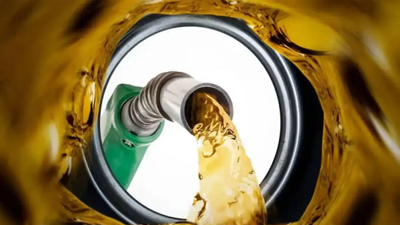 রেশনিংয়ের আগেই ৭ দিনে পৌনে ২ লাখ টন তেল ডিলারদের হাতে!