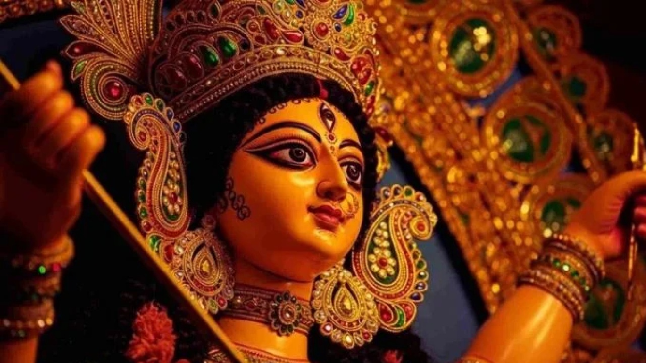 দুর্গাপূজায় টানা ৫ দিনের ছুটি, ১৭ অক্টোবর খোলা থাকবে অফিস