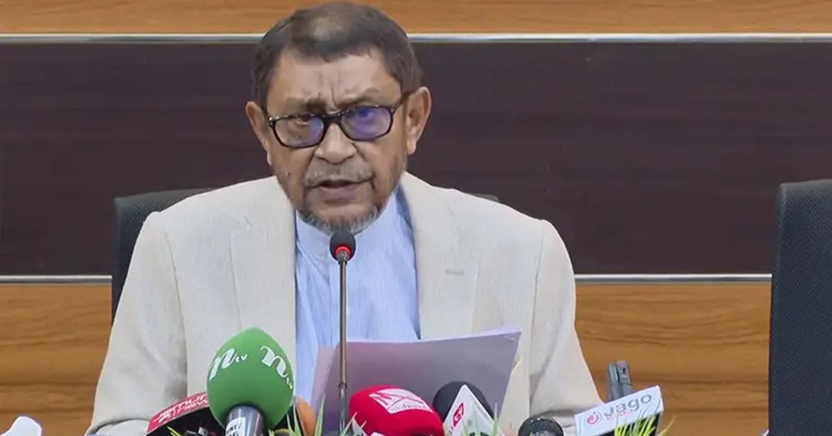 অফিস চলাকালে প্রাইভেট চেম্বারে চিকিৎসক, বরখাস্তের নির্দেশ স্বাস্থ্যমন্ত্রীর