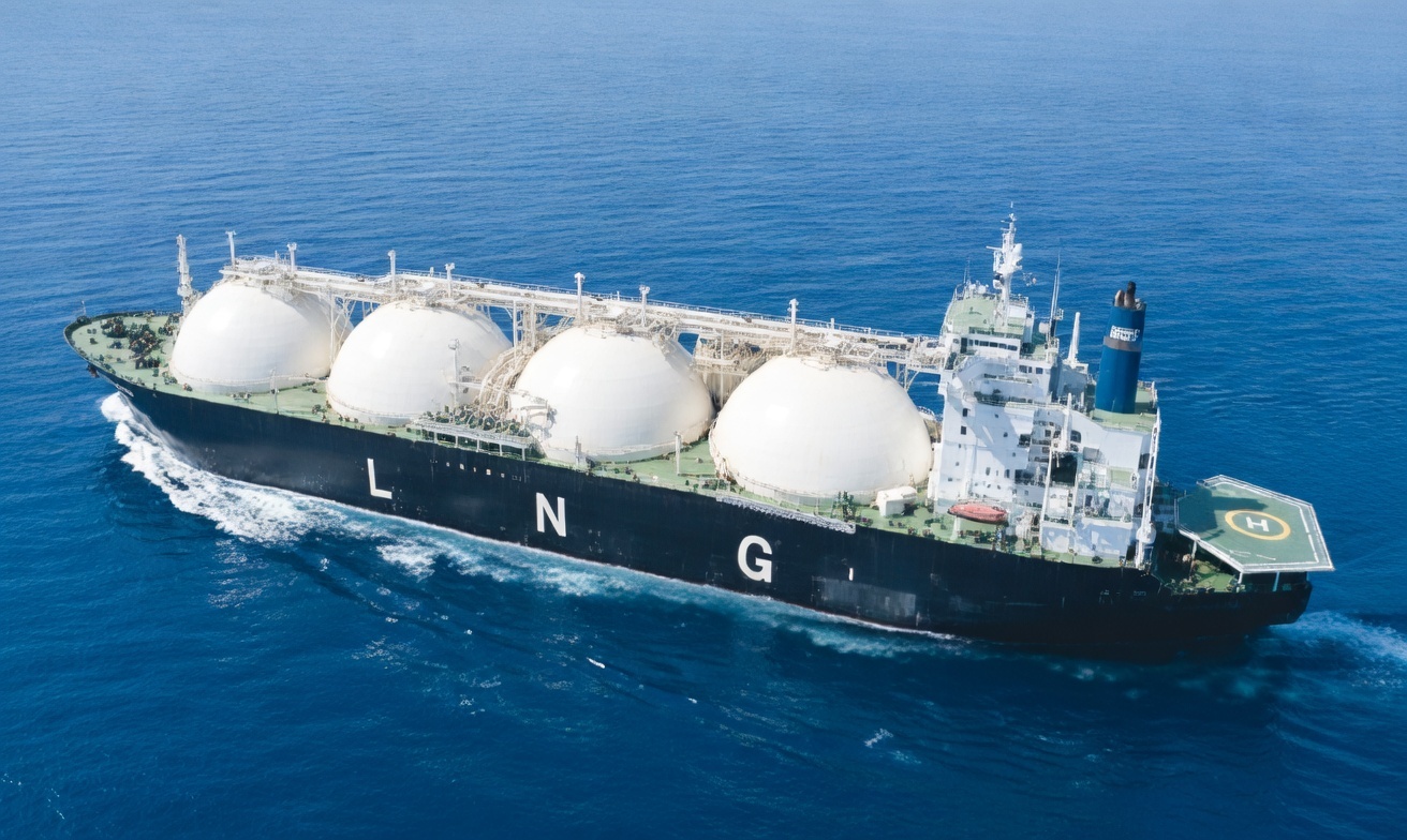 চট্টগ্রাম বন্দরের পথে তিন এলএনজিবাহী জাহাজ, বাড়ছে সরবরাহে স্বস্তি