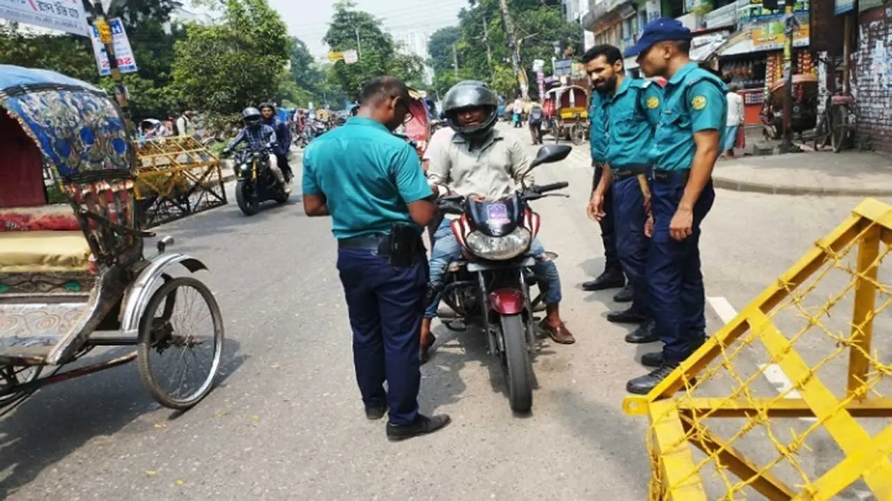 ট্রাফিক আইন লঙ্ঘনে ডিএমপির ১৮৪১ মামলা