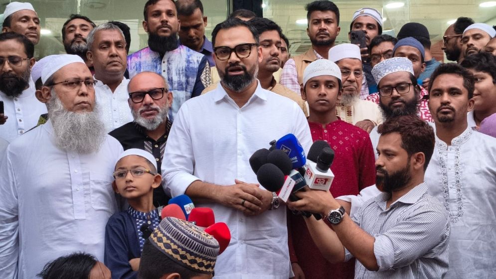 পাঁচ ওয়াক্ত নামাজ আদায়কারী শিশুদের সাইকেল উপহার দিলেন প্রতিমন্ত্রী