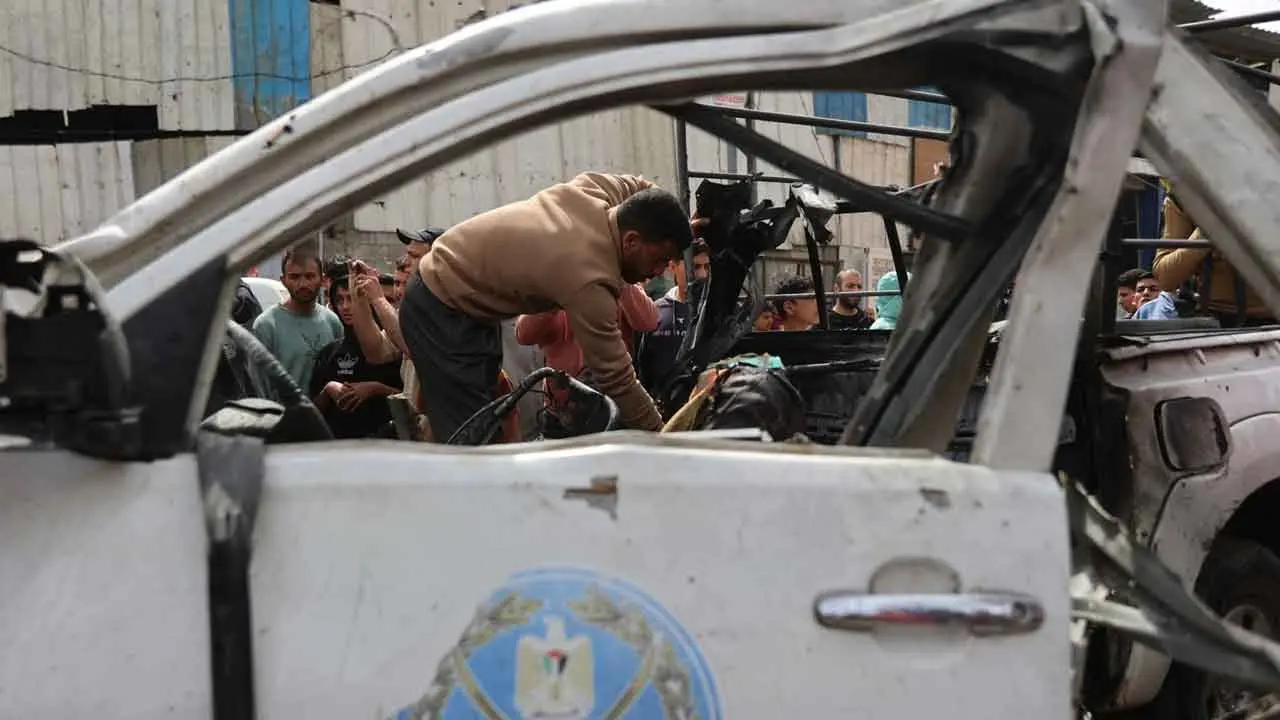 গাজায় শরণার্থী শিবিরে ৪ জনকে হত্যা করল ইসরায়েল