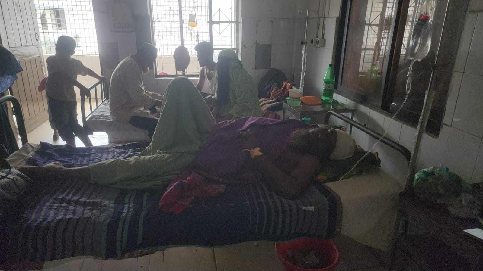 দুই পক্ষের ৮ মামলার পরও থামেনি সংঘাত, সাতবাড়িয়ায় ফের হামলায় আহত -৭