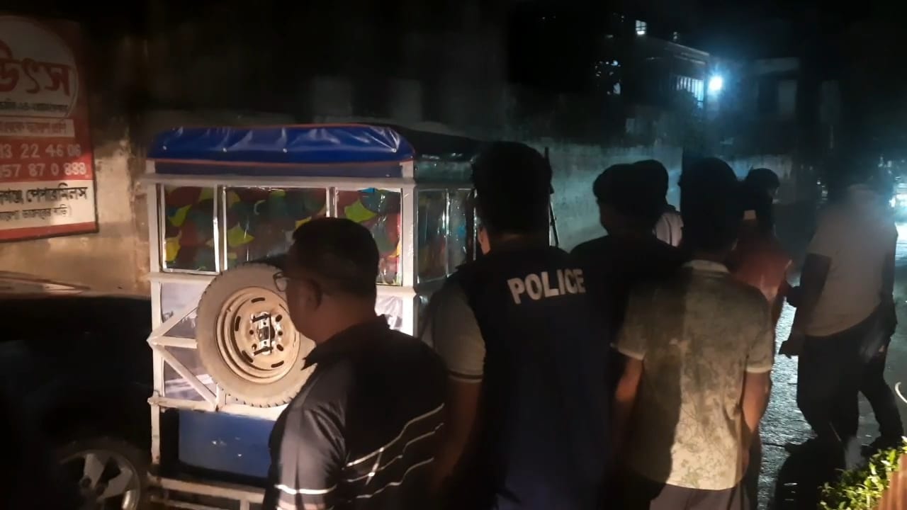 ব্রাজিল-আর্জেন্টিনা সমর্থকদের সংঘর্ষে রণক্ষেত্র হাজীগঞ্জ, আহত ৮