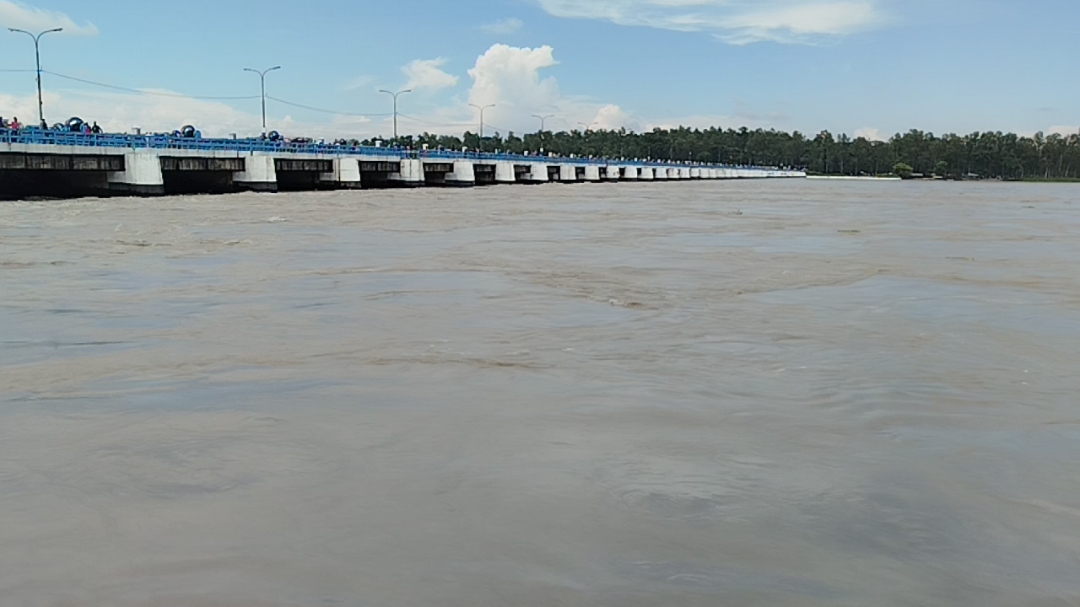 তিস্তার পানি বিপৎসীমার কাছাকাছি, আতঙ্কে তীরবর্তী মানুষ