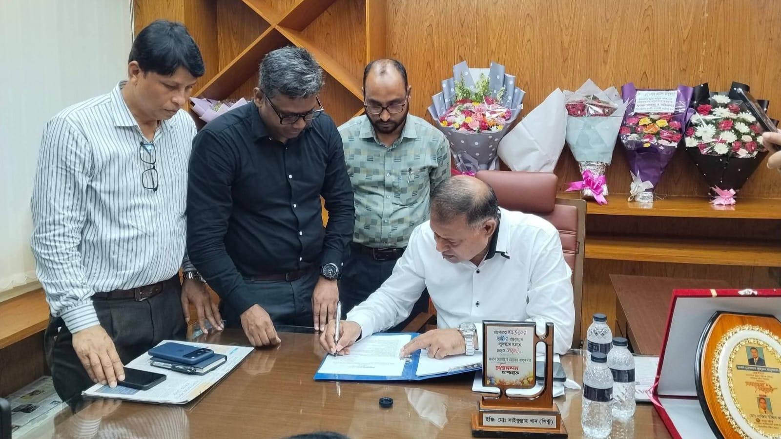মউকের প্রথম চেয়ারম্যানের দায়িত্ব গ্রহণ করলেন মোতাহার হোসেন তালুকদার