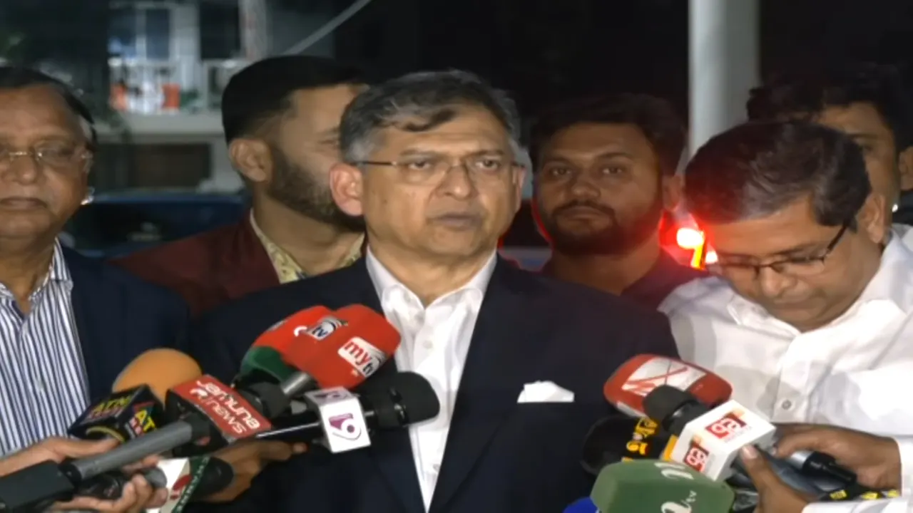 সড়ক-মহাসড়কে পশুর হাট বসানো সম্পূর্ণ নিষিদ্ধ: স্বরাষ্ট্রমন্ত্রী