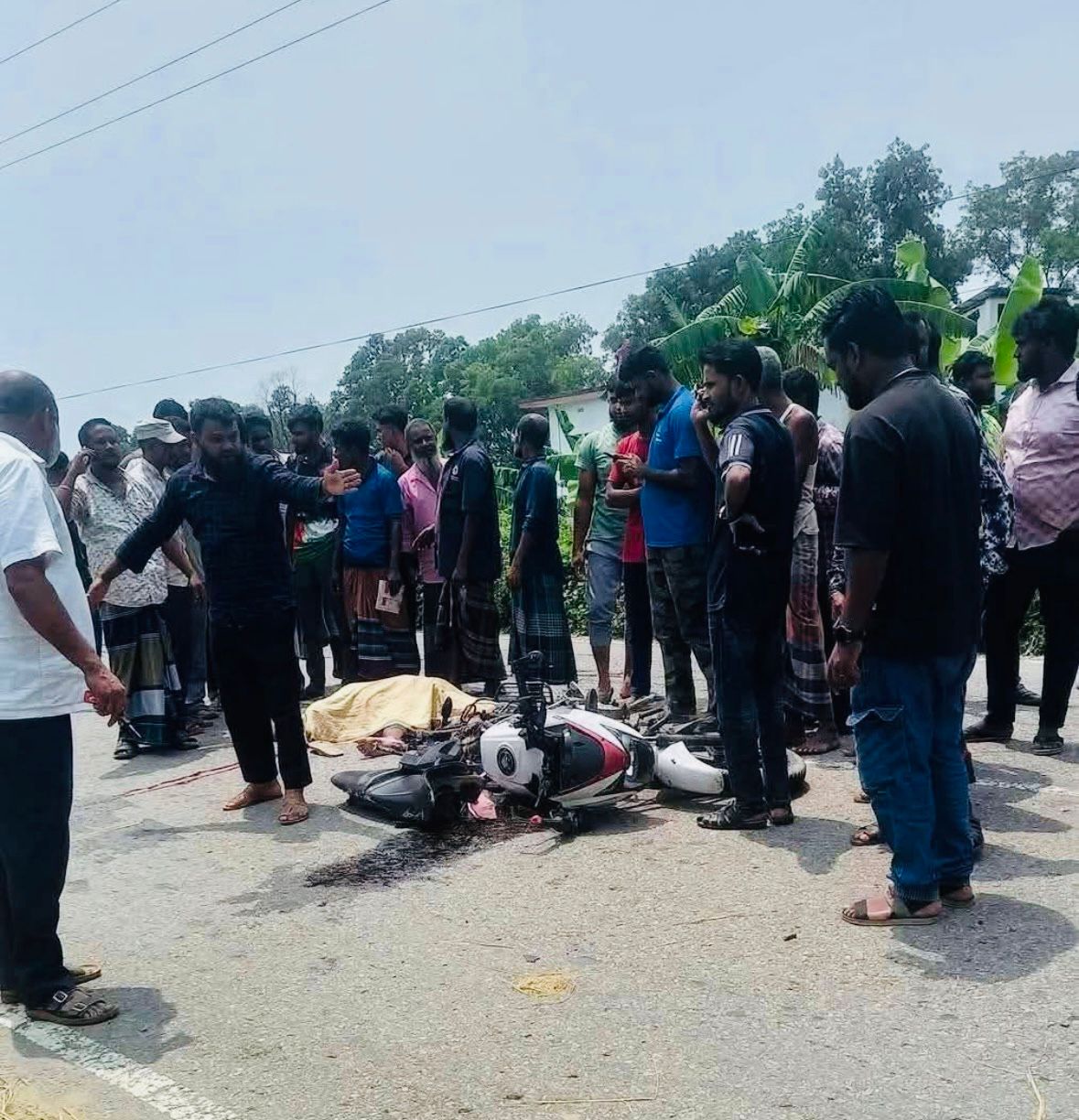 মৌলভীবাজারের রাজনগরে ট্রাক ও মোটরসাইকেলের সংঘর্ষে   নিহত ১