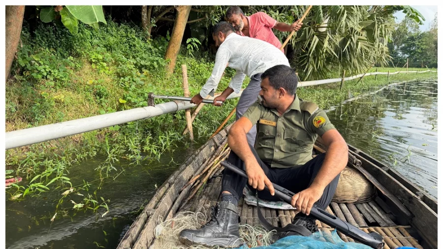 শিবালয়ে অবৈধ ড্রেজারের বিরুদ্ধে প্রশাসনের অভিযান
