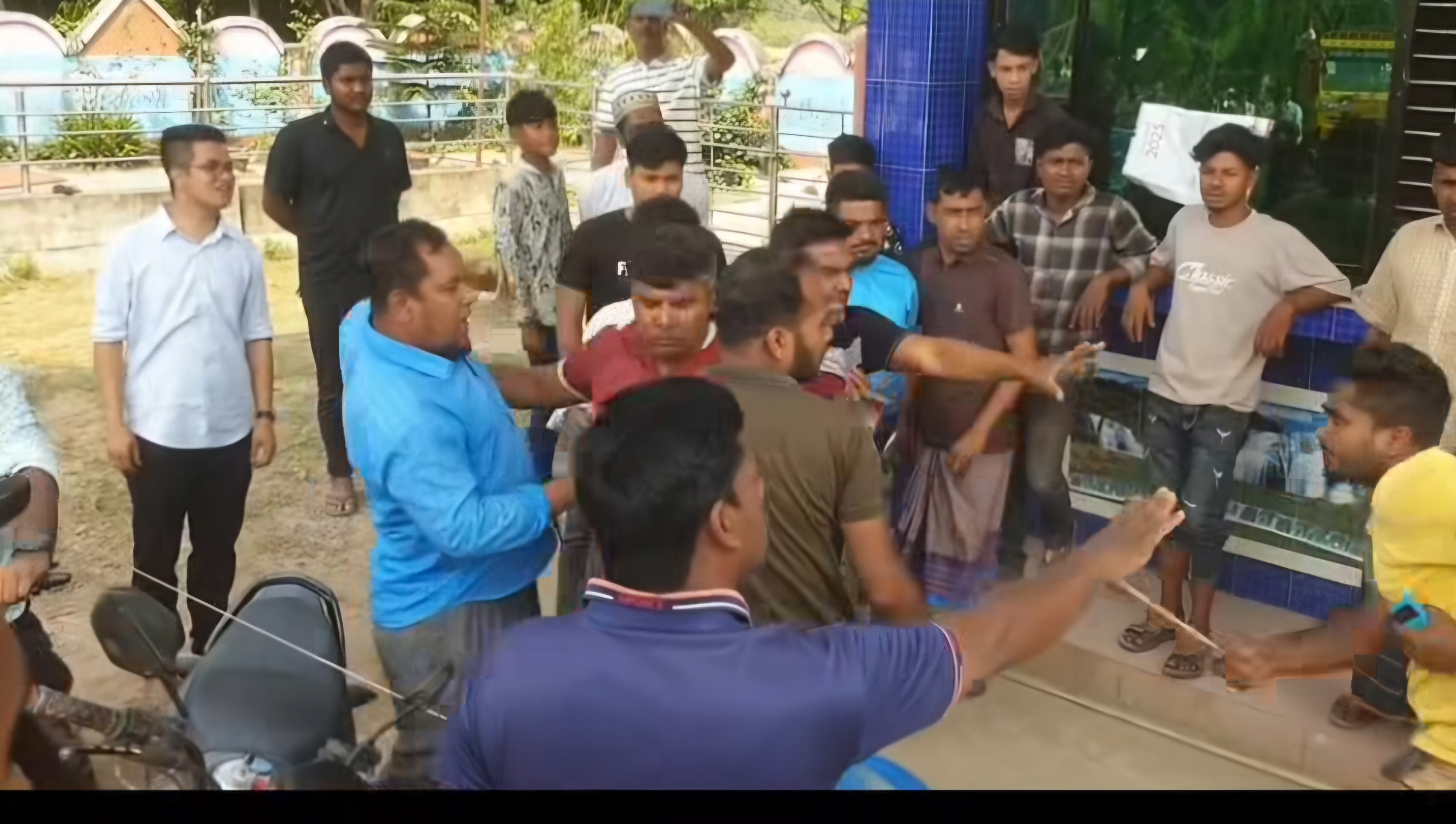 মেহেরপুরে উপজেলা বিএনপির যুগ্ম সাধারণ সম্পাদক বুলবুলকে গনপিটুনি