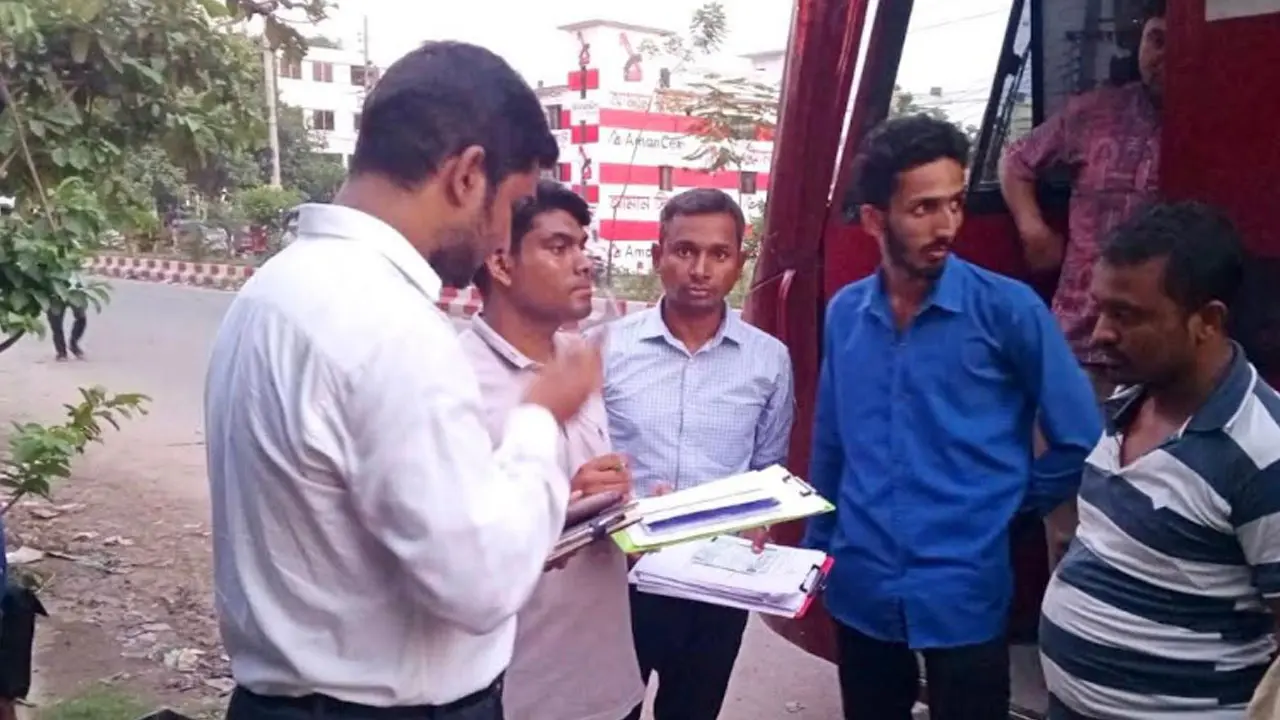 ঈদযাত্রায় অতিরিক্ত ভাড়া, রাজবাড়ীতে তিন পরিবহনকে ১৯ হাজার টাকা জরিমানা