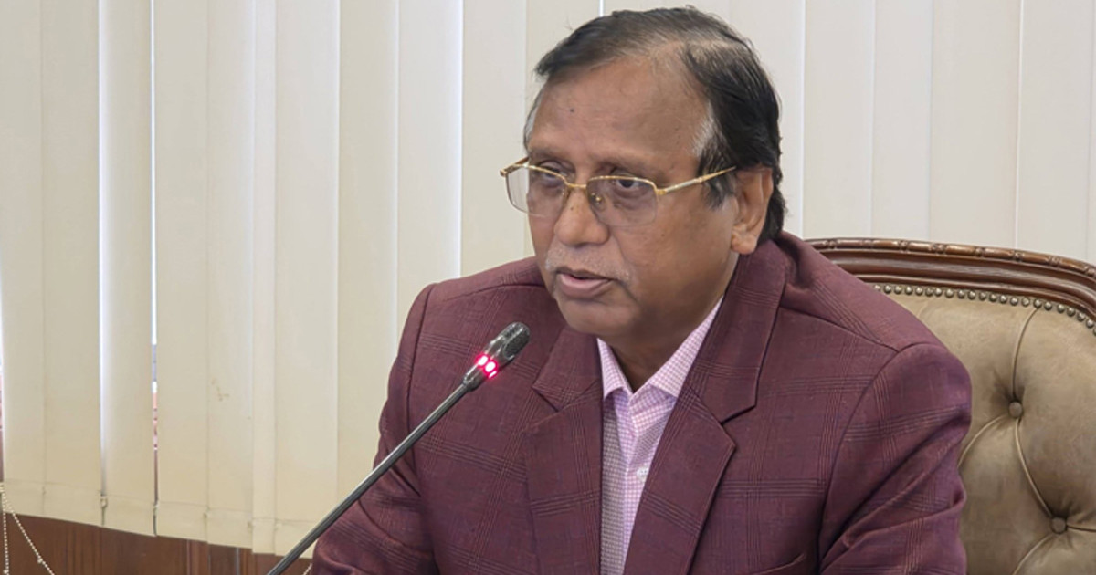 জিরো পয়েন্ট থেকে সদরঘাট সড়কে বসতে পারবেন না হকার: ডিএসসিসি প্রশাসক