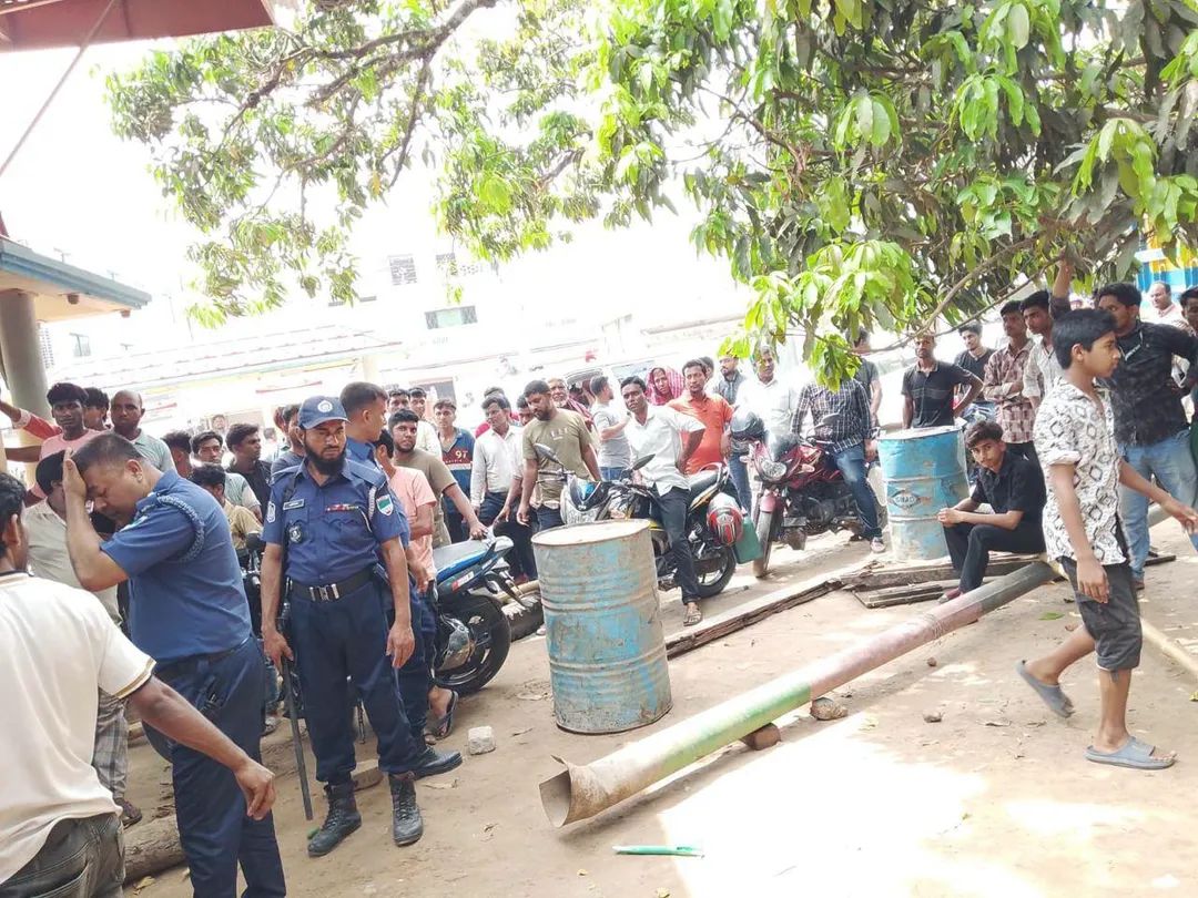 মেহেরপুরে ফিলিং স্টেশনে হামলা ও ভাঙচুর