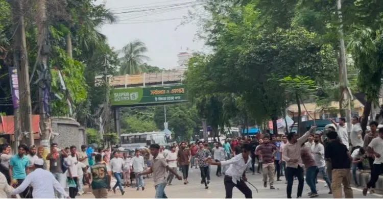 জবিতে দফায় দফায় সংঘর্ষের ঘটনায় আহত প্রায় ৭০, তদন্ত কমিটি গঠন