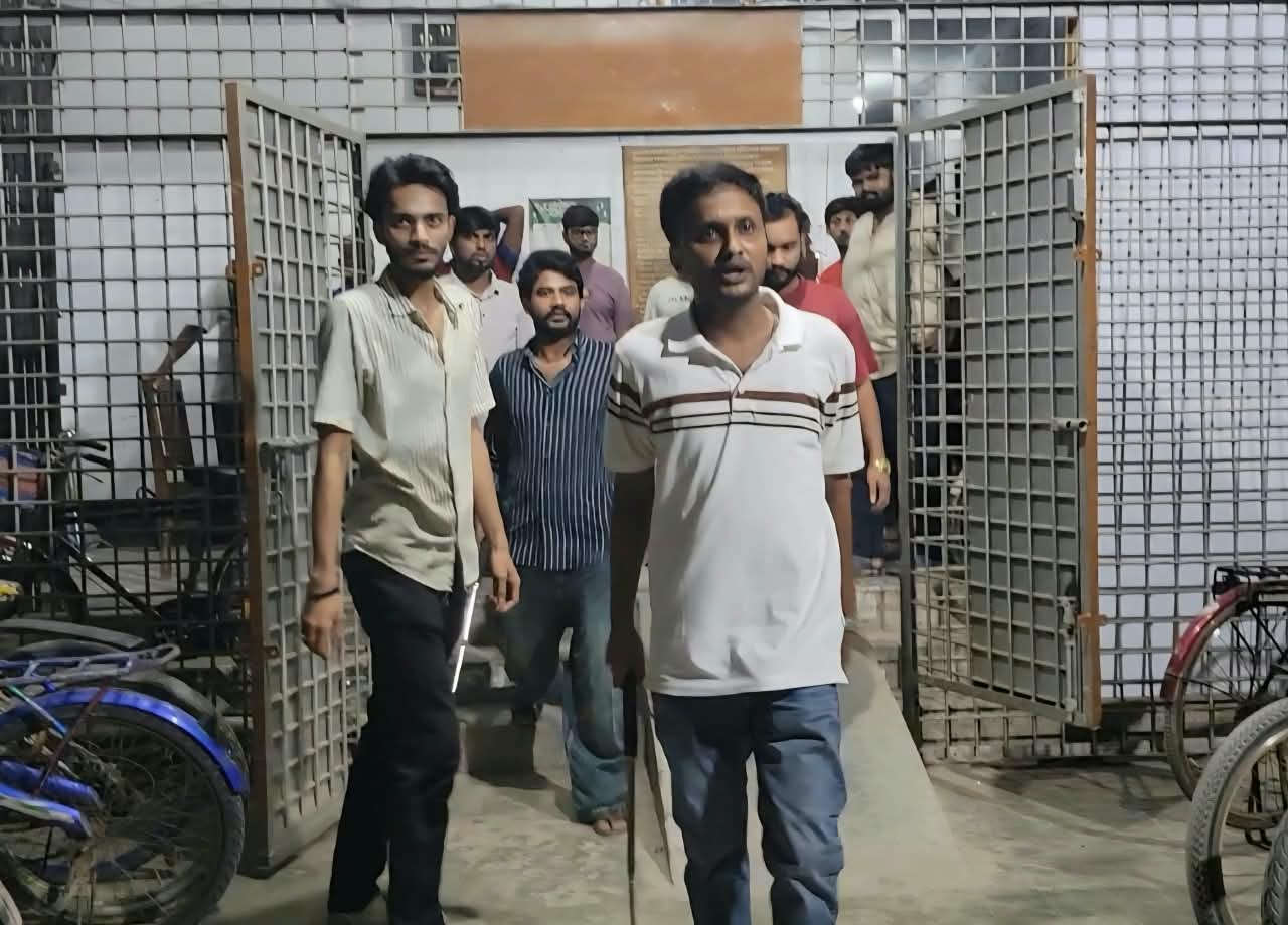 রাবিতে সাংবাদিকদের ওপর ছাত্রদলের হামলায় অজ্ঞাত মামলা, দুই দিনেও গ্রেপ্তার হয়নি কেউ