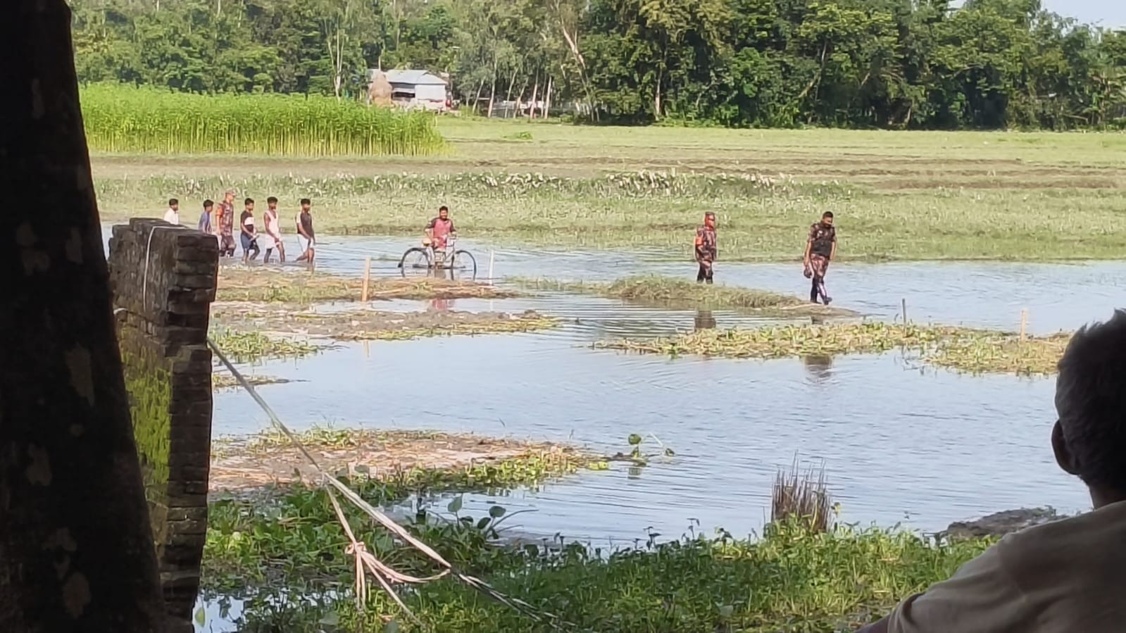 ফেরত পাঠানো হলো ভারতীয় তিন নাগরিককে