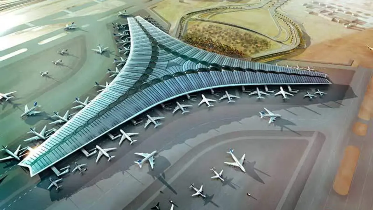 কুয়েতের আন্তর্জাতিক বিমানবন্দরে হামলার পর বিশাল আগুন