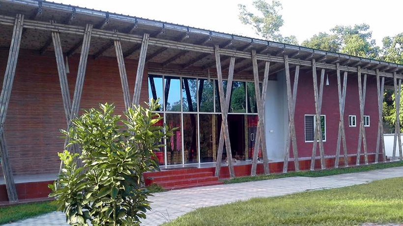 লোকঐতিহ্য আর প্রকৃতির অনন্য ঠিকানা গাজীর বাঁশের কেল্লা রিসোর্ট