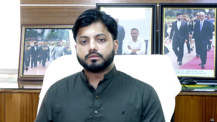 ইশরাকের পদত্যাগপত্র গ্রহণ করলেন রাষ্ট্রপতি, প্রজ্ঞাপন জারি