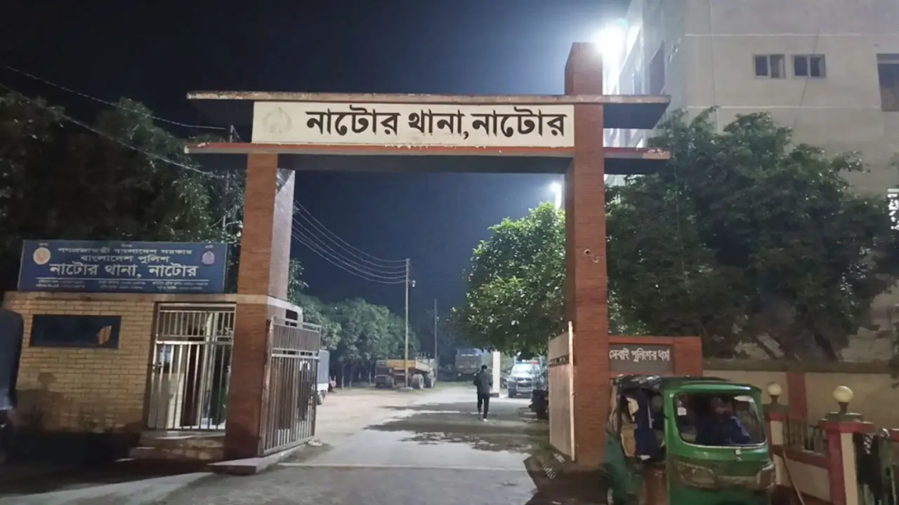 নাটোরে ট্রাকচাপায় মোটরসাইকেল আরোহী নিহত