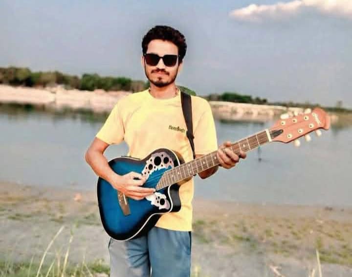নড়াইলের কল্যাণপুর গ্রামে আশফল পাড়তে গিয়ে যুবকের মৃত্যু
