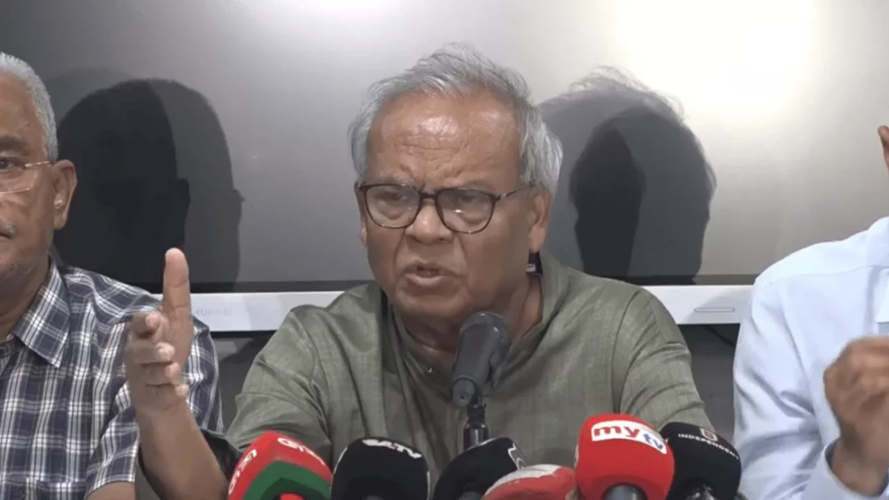 ‘অন্যান্য দেশের তুলনায় বাংলাদেশে জ্বালানি তেলের দাম এখনো অনেক কম’: রুহুল কবির রিজভী