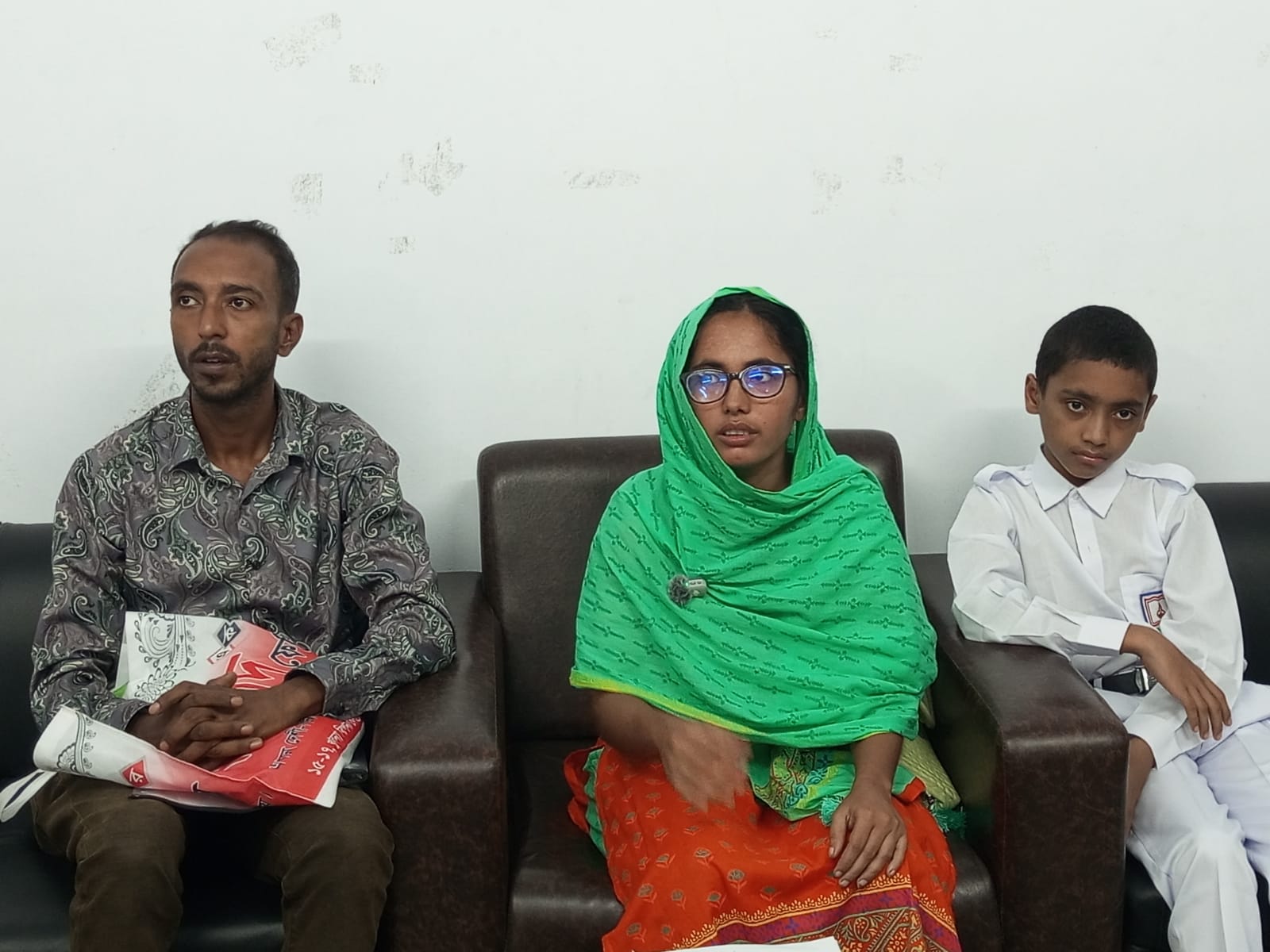 খুলনা পাবলিক কলেজের ৪র্থ শ্রেণীর ছাত্রের উপর নির্যাতনের বিচার দাবি মায়ের
