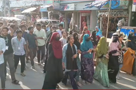 শিক্ষামন্ত্রী পদত্যাগের দাদিবাতে জয়পুরহাটে এইচ এস সি পরীক্ষারা বিক্ষোভ মিছিল