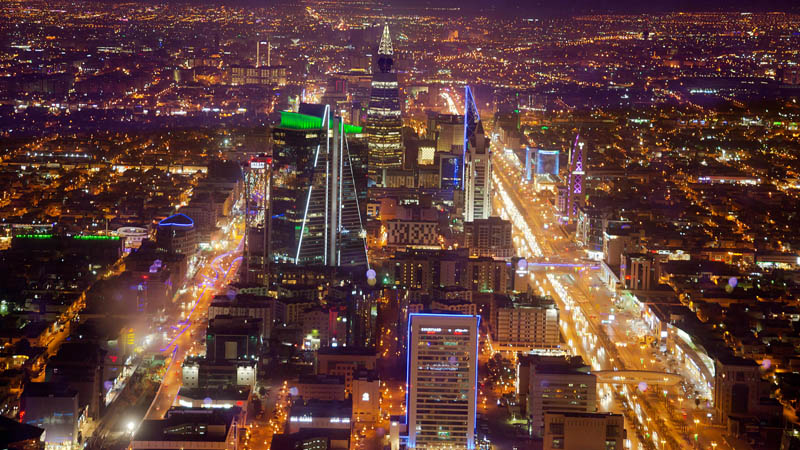 মধ্যপ্রাচ্যে যুদ্ধের ছায়া: উপসাগরে ঝুঁকিতে ৫০ লাখ বাংলাদেশি প্রবাসী