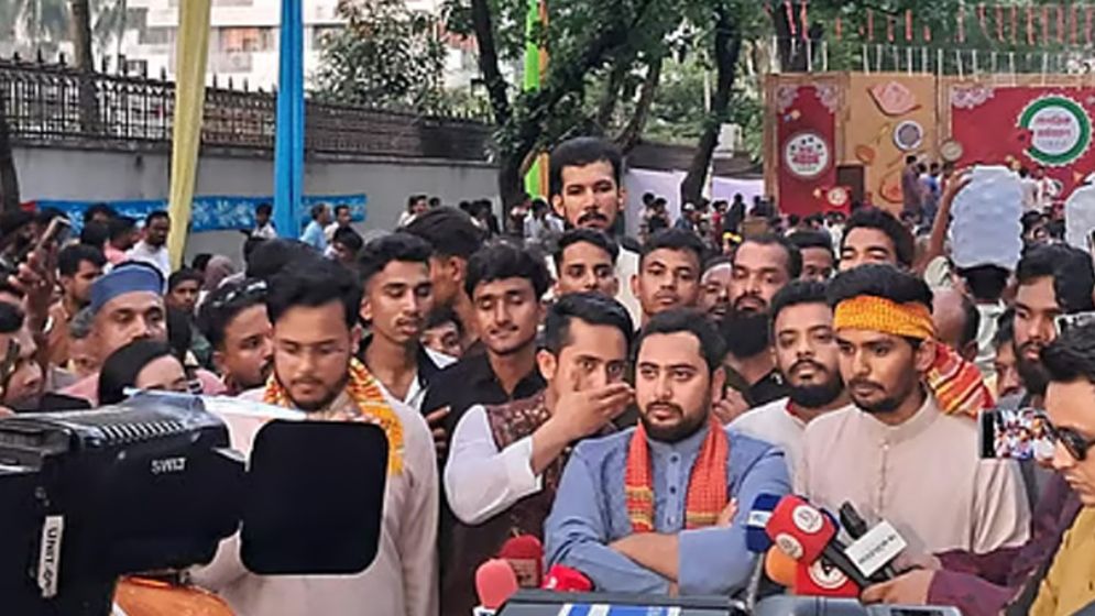 হালখাতা বনাম সংস্কার: সরকারের নতুন বছরের চ্যালেঞ্জ নিয়ে যা বললেন নাহিদ ইসলাম