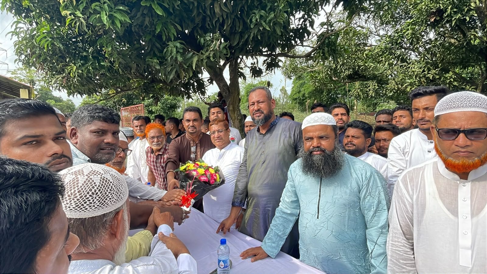 মীরসরাইয়ে বিএনপি নেতার অর্থায়নে গ্রামীণ সড়ক সংস্কার, উদ্বোধন করলেন এমপি নুরুল আমিন