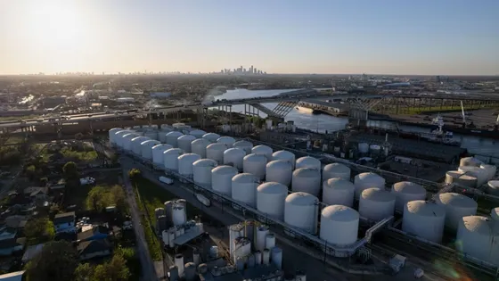 তেলের ব্যারেল ১০৫ ডলার ছাড়াল : বিমান ও খাদ্য খাতে বড় ধাক্কা!