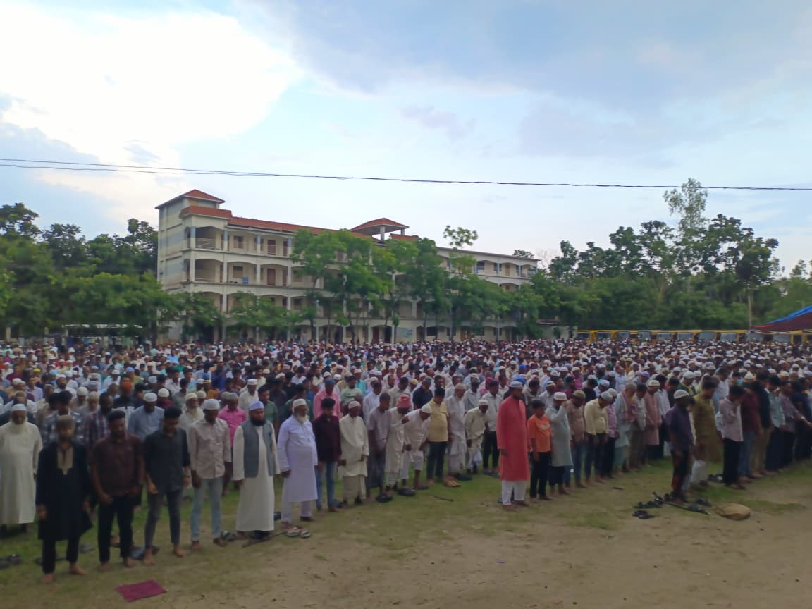 সাবেক মন্ত্রী ইঞ্জিনিয়ার মোশাররফ হোসেনের ৩য় জানাজার মধ্য দিয়ে পারিবারিক কবরস্থানে দাপণ সম্পন্ন