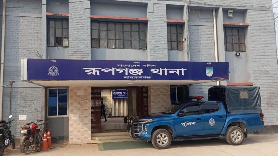 স্বামীর গলায় ছুরি ধরে স্ত্রীকে দলবদ্ধ ধর্ষণ