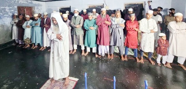 একদিন আগে ঈদ, বগুড়ায় ভিন্ন ছন্দ