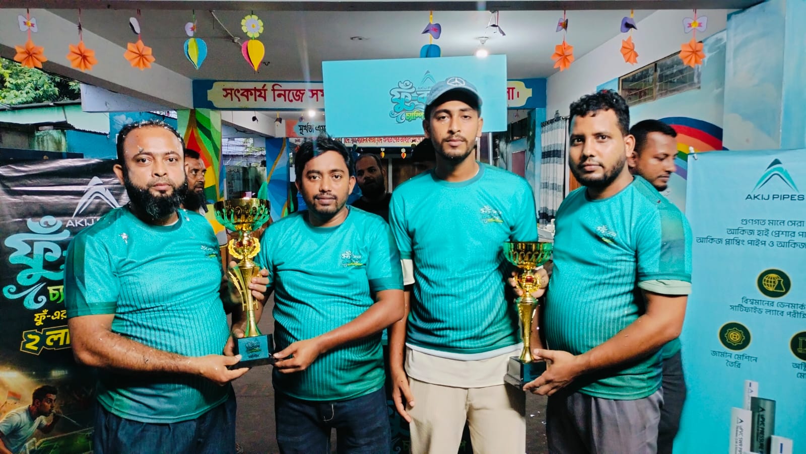 পাইপ দিয়ে গোলের লড়াই: সাভারে ‘ফুঁ-বল’ উন্মাদনা