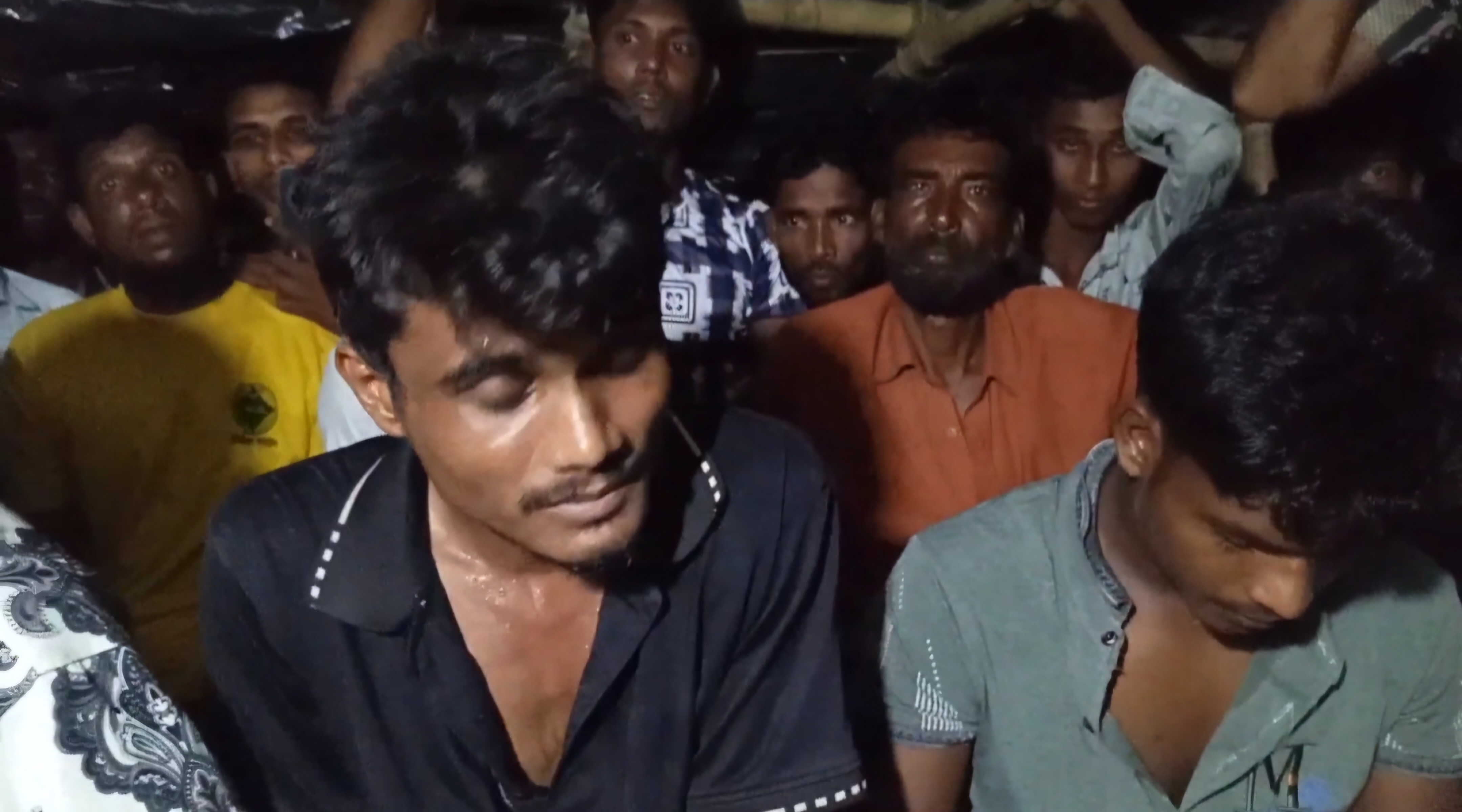 মেহেরপুরের কষবা গ্রামে ৩ মাদকসেবীকে ৩ মাস করে কারাদণ্ড দিয়েছেন ভ্রাম্যমাণ আদালত