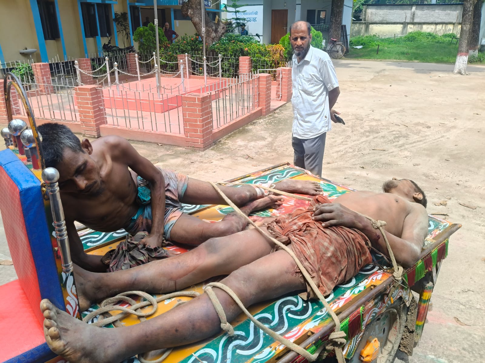 কুড়িগ্রামে পরিবেশ সুরক্ষা ও জলবায়ু ন্যায্যতার দাবিতে মানববন্ধন