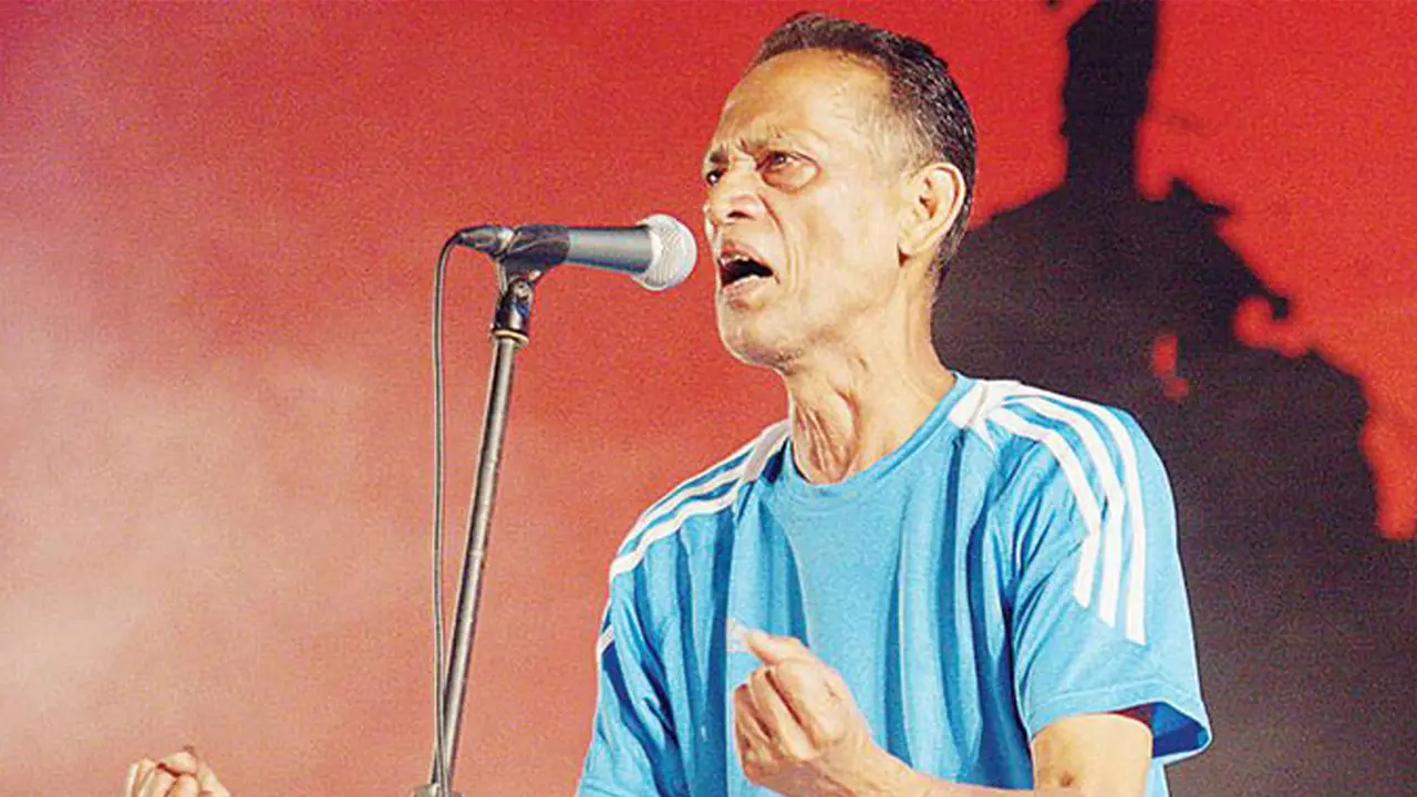 গানে গানে বেঁচে থাকবেন আজম খান