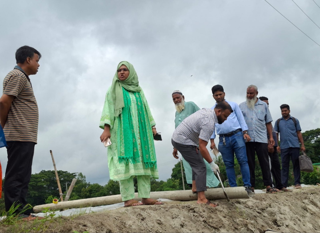 সিরাজদিখানে অবৈধভাবে মাটি উত্তোলনে সহযোগিতা: ভ্রাম্যমাণ আদালতে ১ লাখ টাকা জরিমানা