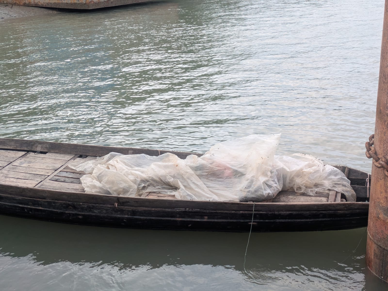 সুন্দরবনে ঝড়ে নিখোঁজ ২ জেলের মরদেহ উদ্ধার