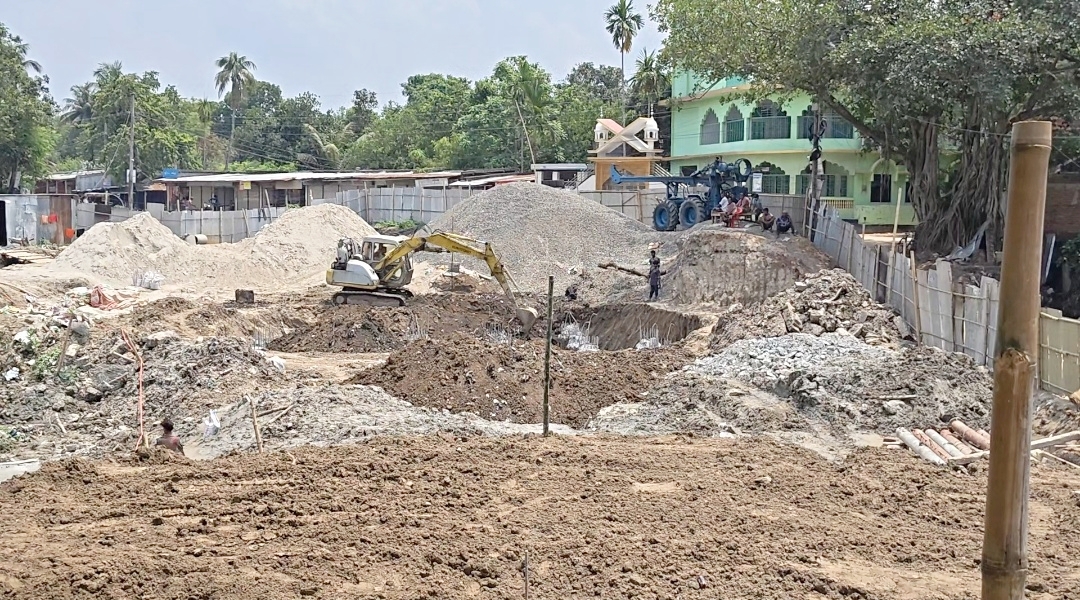 জীবননগরে সেতু নির্মাণে নিম্নমানের সামগ্রী ব্যবহারের অভিযোগ