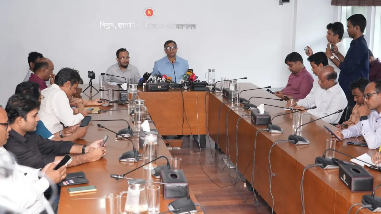 কৃষকদের ডিজেল সরবরাহ নিশ্চিত করতে জেলা প্রশাসকদের নির্দেশনা