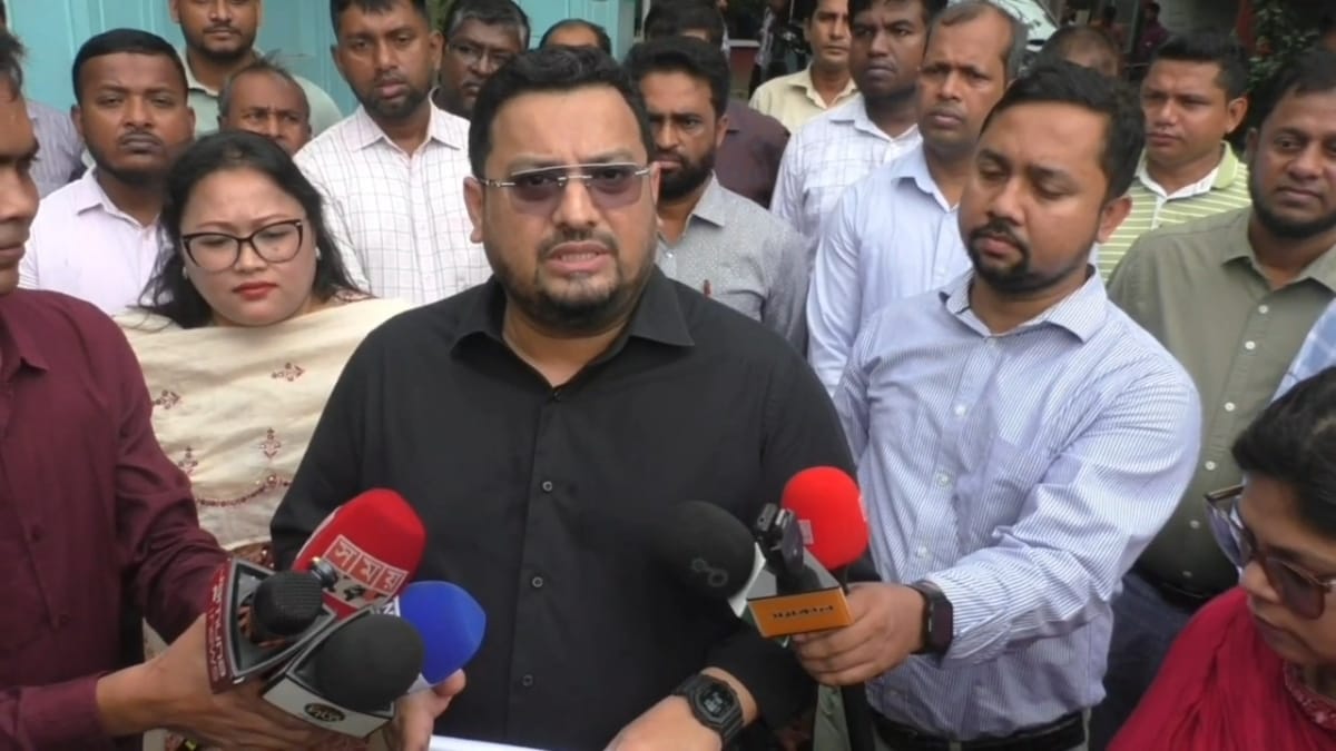 হাজিরা খাতায় আগাম স্বাক্ষর দেওয়া হয়ে গেছে: ভূমি প্রতিমন্ত্রী