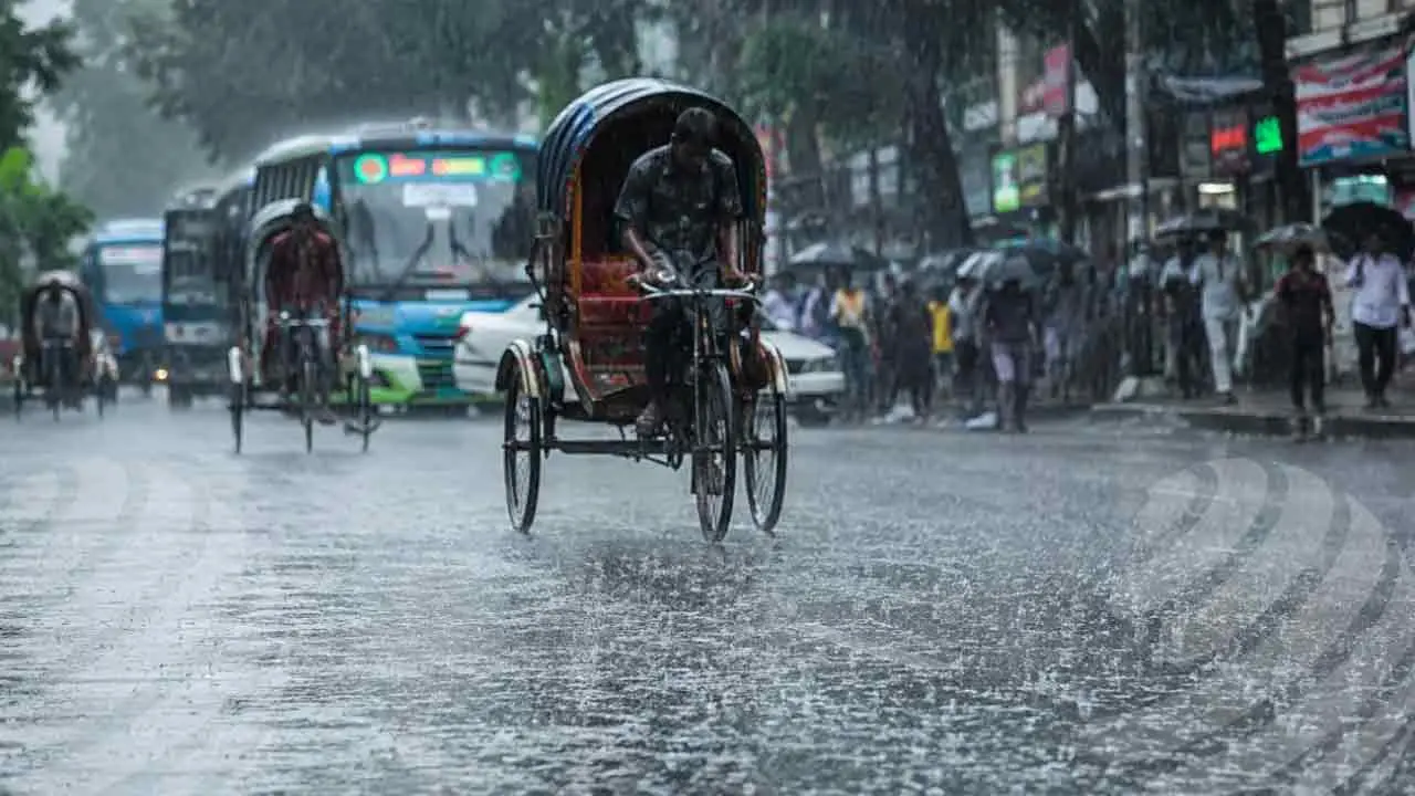 বরিশাল-চট্টগ্রামসহ ৫ অঞ্চলে ঝোড়ো হাওয়াসহ বৃষ্টির আভাস
