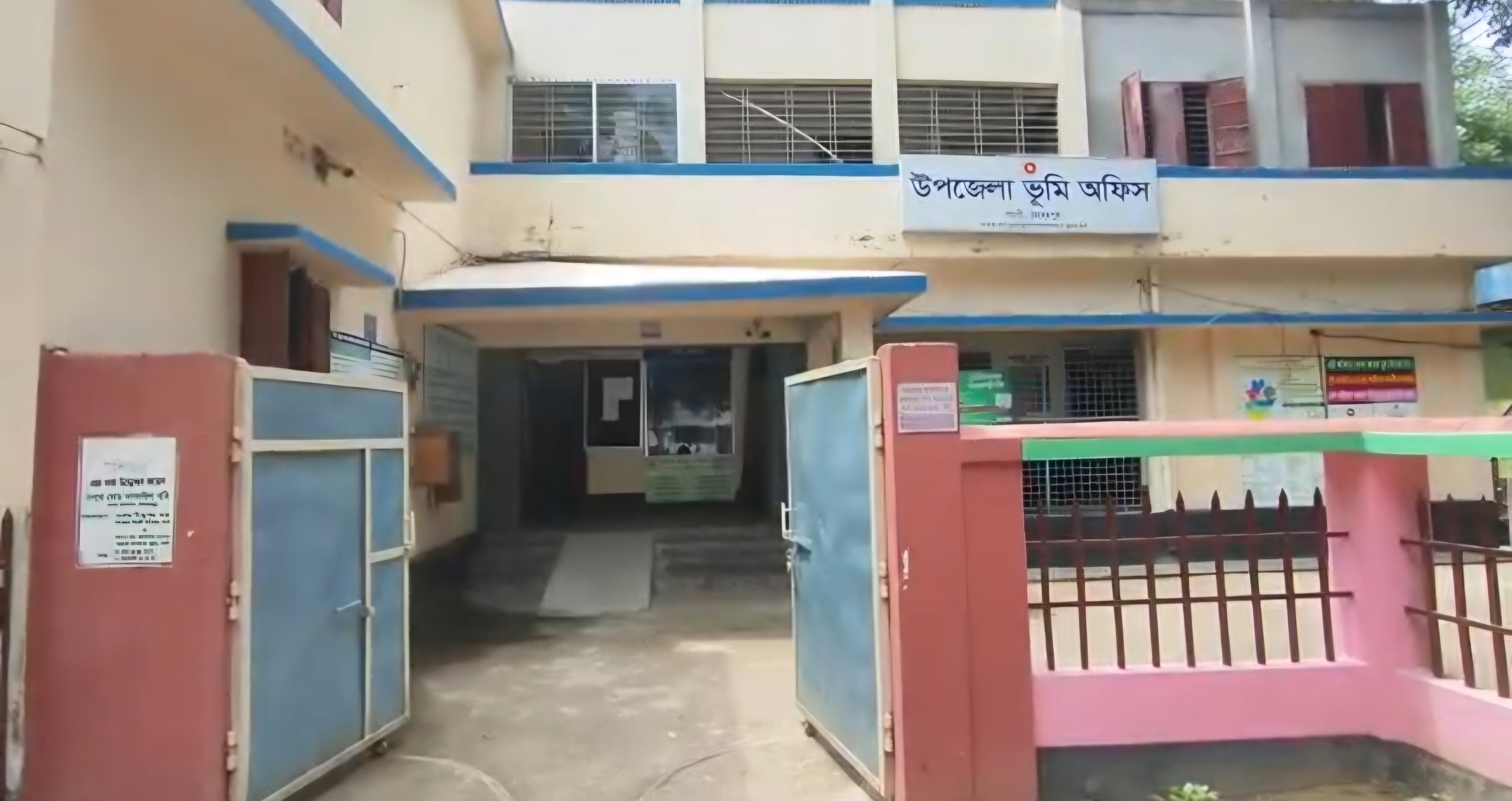 গ্রিল কেটে গাংনীতে দুটি সরকারি অফিসে চুরি, নথির নিরাপত্তা নিয়ে উদ্বেগ