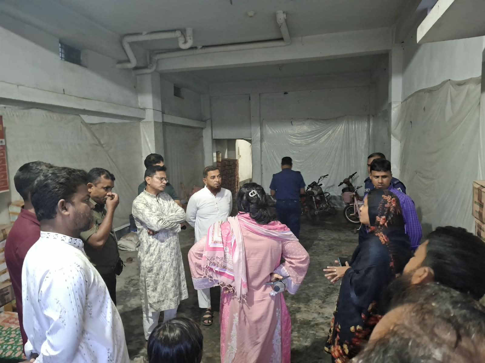 জীবননগরে অবৈধভাবে মজুদকৃত ৪০৩ বস্তা সরকারি ডিএপি সার আটক