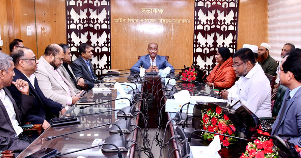 সরকারি চাকরি জনগণের সেবা করার গুরুত্বপূর্ণ সুযোগ: আইনমন্ত্রী