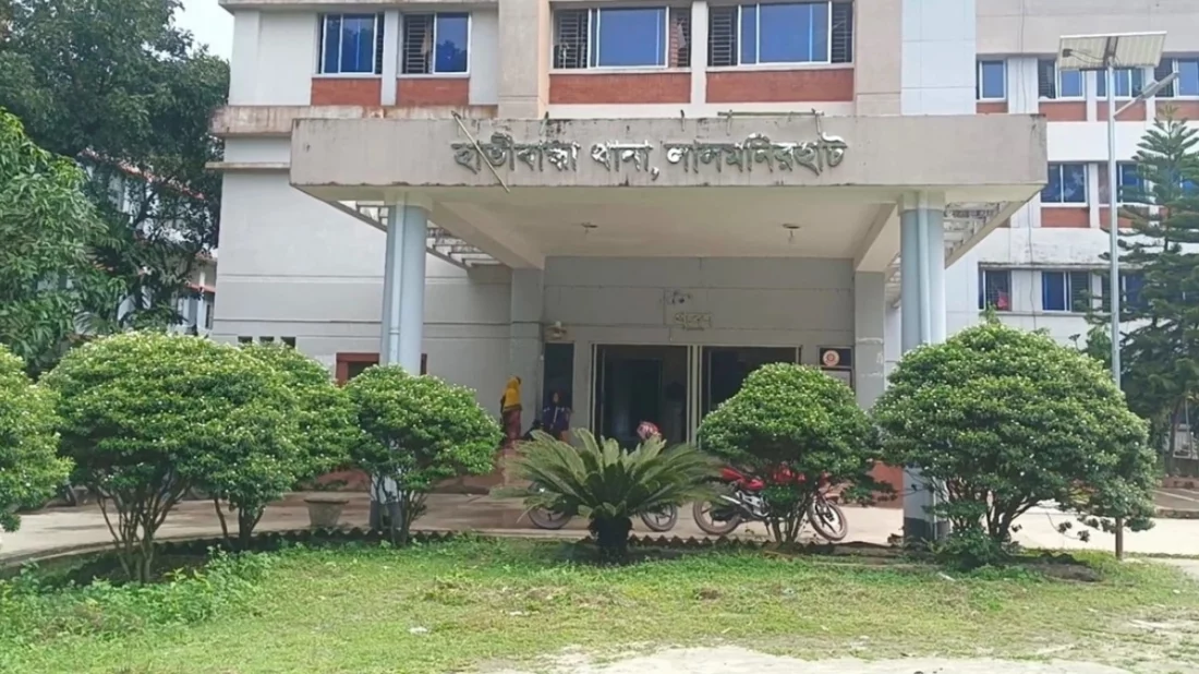 মাদকের চালান ছেড়ে দেওয়ার অভিযোগে হাতীবান্ধা থানার ৪ পুলিশ কর্মকর্তা ক্লোজড